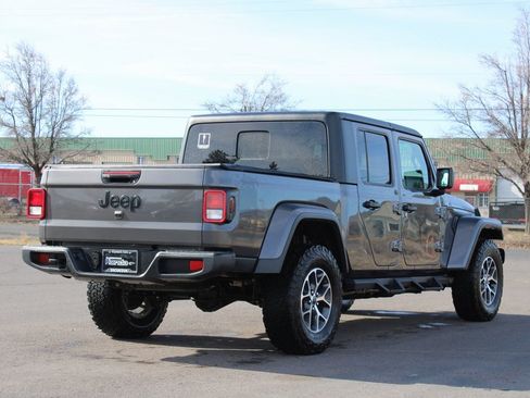 Used 2024 Jeep Gladiator Sport image 5