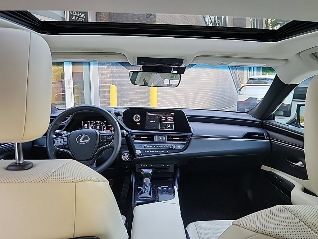 Used 2022 Lexus ES 350 w/ Premium Package FWD image 18
