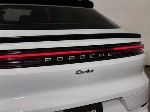 Certified 2025 Porsche Cayenne Turbo AWD/4WD image 17