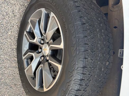 Used 2024 Chevrolet Silverado 1500 LT AWD/4WD image 20