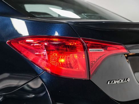 Certified 2017 Toyota Corolla SE w/ SE Premium Package FWD image 12
