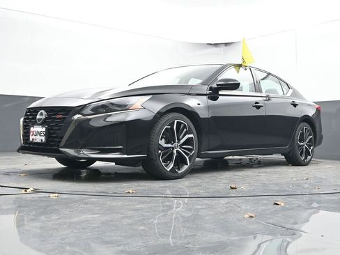 Used 2024 Nissan Altima 2.5 SR image 47