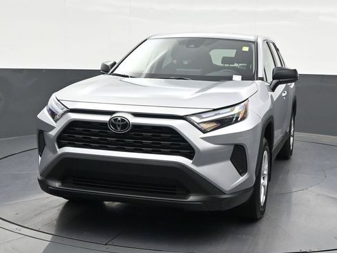 Used 2025 Toyota RAV4 LE FWD image 9
