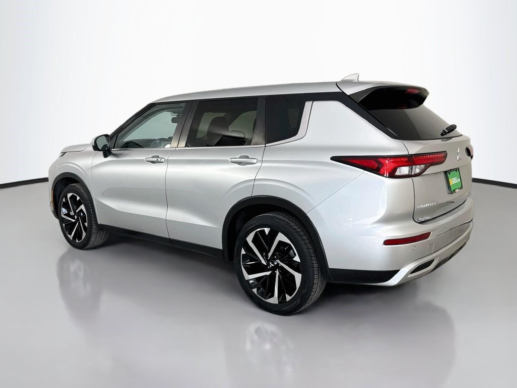 Used 2024 Mitsubishi Outlander SE FWD image 7