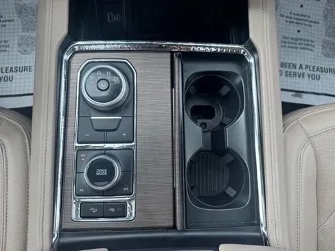 Used 2024 Ford Expedition Limited AWD/4WD image 27