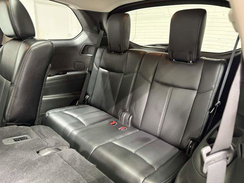 Used 2017 Nissan Pathfinder Platinum image 21
