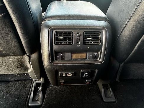 Used 2020 Nissan Pathfinder Platinum AWD/4WD image 12