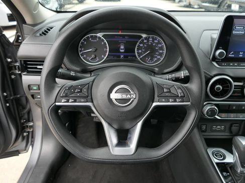 Used 2024 Nissan Sentra SV FWD image 16