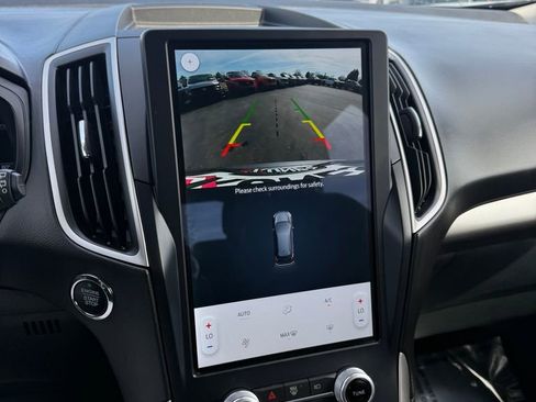 Used 2022 Ford Edge SE w/ Black Appearance Package image 30