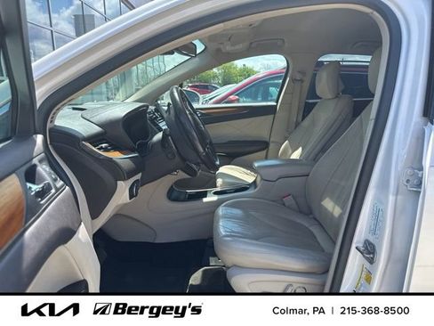 Used 2018 Lincoln MKC Select w/ Select Plus Package AWD/4WD image 8