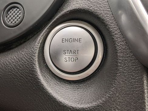 Used 2018 INFINITI QX30 Base image 24