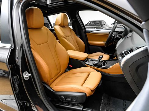 Used 2025 BMW X4 xDrive30i image 38