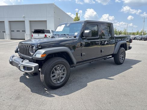 Used 2025 Jeep Gladiator Sport AWD/4WD image 5