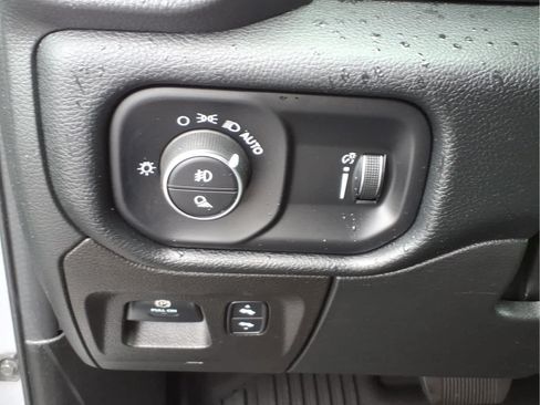 Used 2022 RAM 1500 Big Horn AWD/4WD image 17