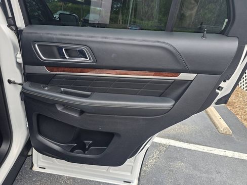 Used 2016 Ford Explorer Platinum AWD/4WD image 16
