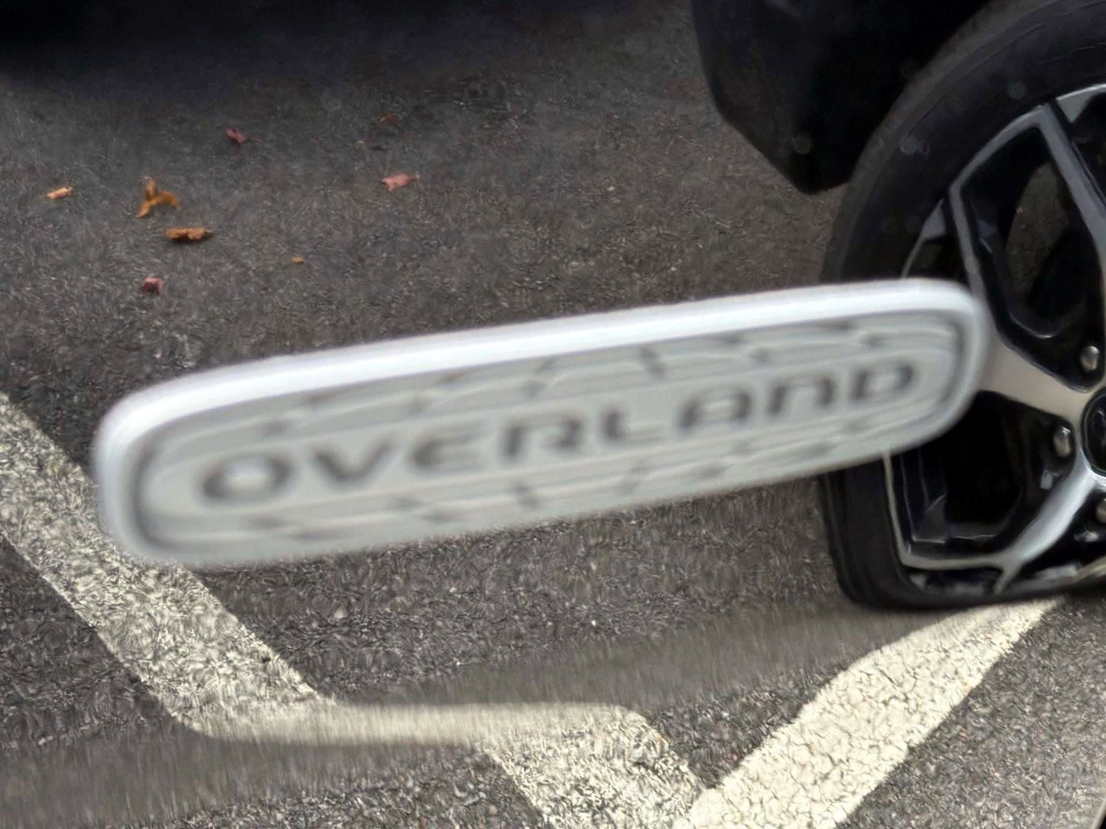 New 2026 Jeep Cherokee Overland w/ Advanced Pro Tech Group AWD/4WD image 6
