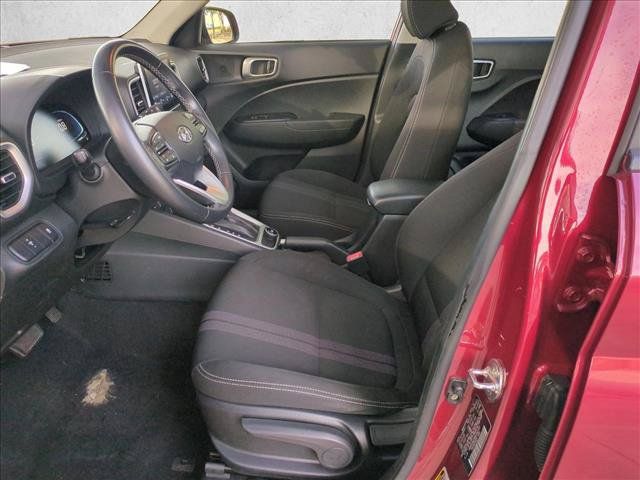 Used 2024 Hyundai Venue SEL FWD image 16