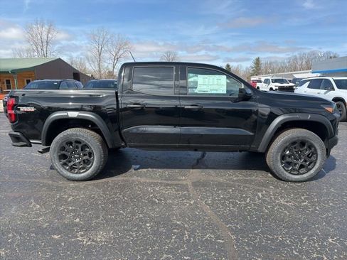 New 2026 Chevrolet Colorado Trail Boss AWD/4WD image 2
