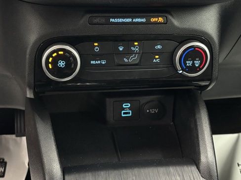 Used 2022 Ford Escape SE image 26