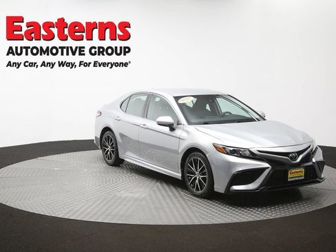 Used 2021 Toyota Camry SE w/ Carpet Mat Package (TMS) FWD image 49