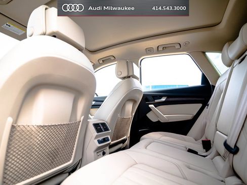 Used 2023 Audi Q5 2.0T Premium w/ Convenience Package AWD/4WD image 35