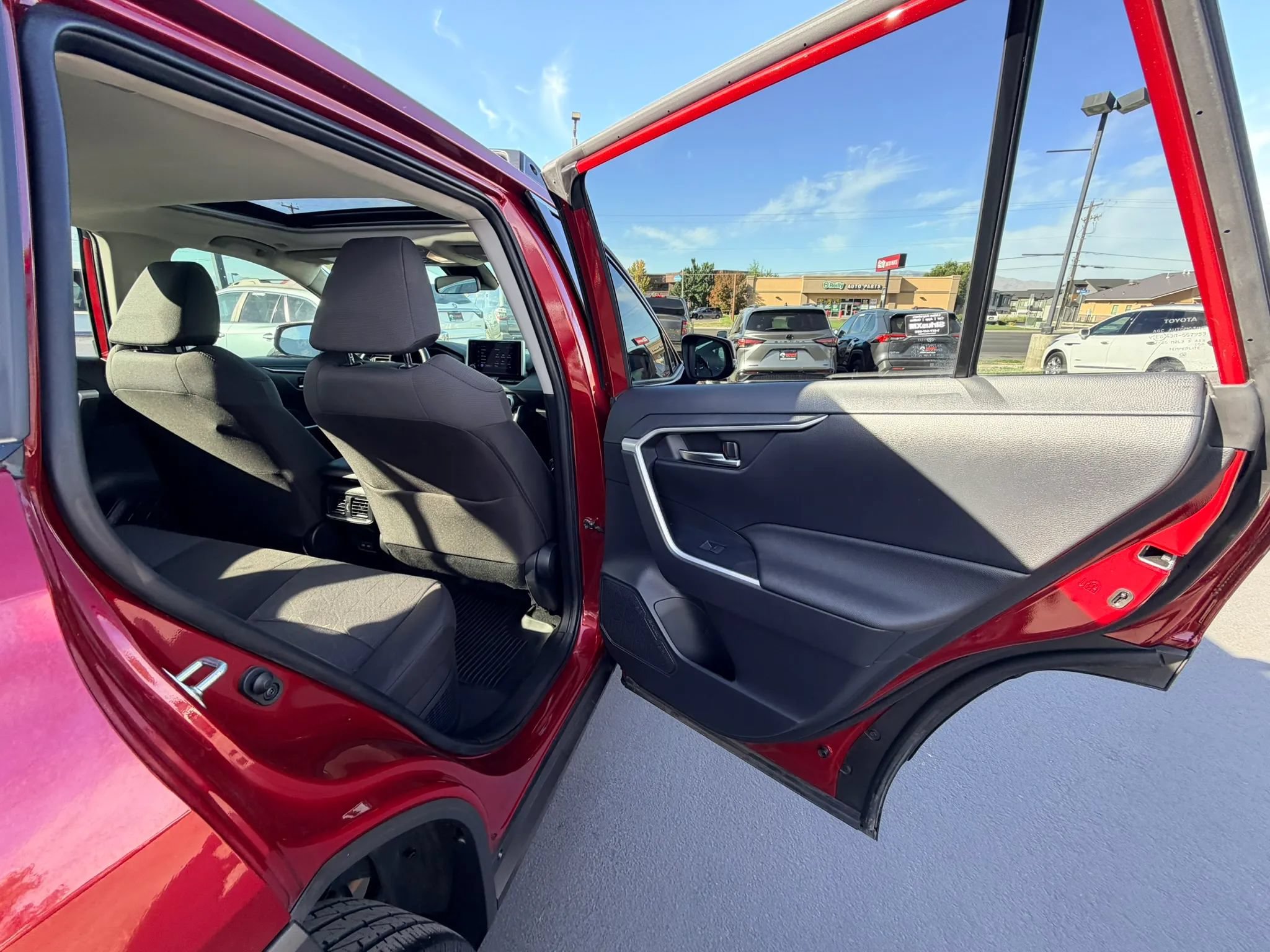 Used 2024 Toyota RAV4 XLE w/ Convenience Package AWD/4WD image 22