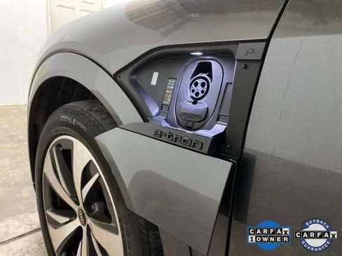 Used 2024 Audi Q8 e-tron Premium Plus image 99