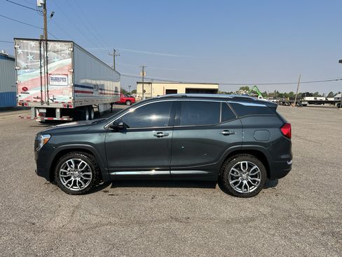 Used 2022 GMC Terrain Denali AWD/4WD image 2