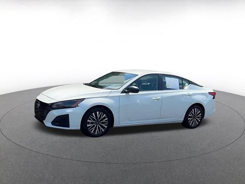 Used 2026 Nissan Altima 2.5 SV FWD image 8