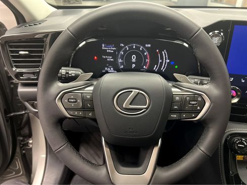 Used 2024 Lexus NX 350 AWD image 11