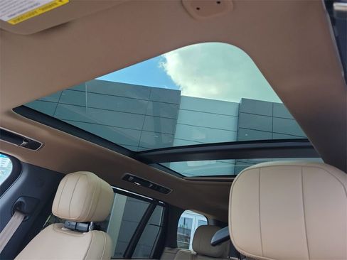 New 2026 Land Rover Range Rover Long Wheelbase SE image 28