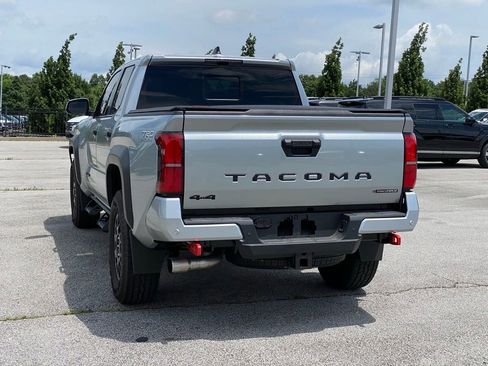Used 2024 Toyota Tacoma TRD Off-Road w/ TRD Off Road Upgrade Package AWD/4WD image 5