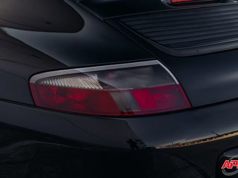 Used 2004 Porsche 911 Carrera RWD image 41