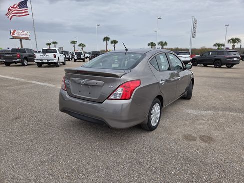Used 2017 Nissan Versa SV image 7