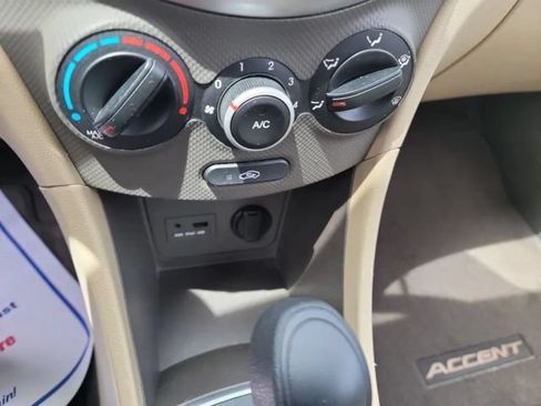 Used 2012 Hyundai Accent GLS FWD image 20