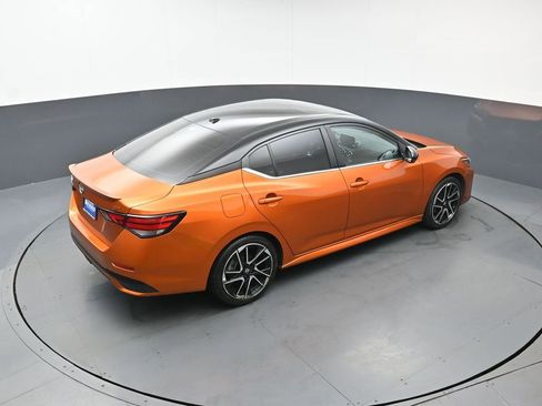 Used 2024 Nissan Sentra SR w/ SR Premium Package image 40