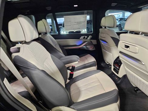 New 2026 BMW X7 M60i image 42