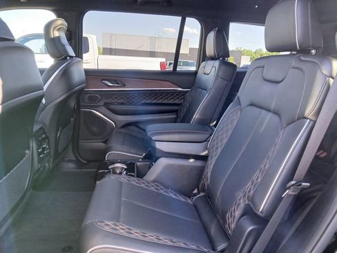 Used 2025 Jeep Grand Cherokee L Summit w/ Obsidian Package AWD/4WD image 14