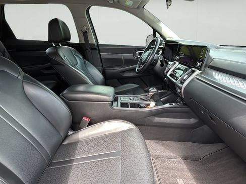 Used 2023 Kia Sorento S w/ Panoramic Sunroof Package FWD image 31