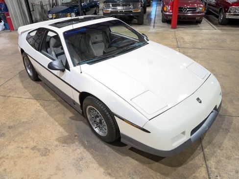 Used 1987 Pontiac Fiero GT RWD image 14