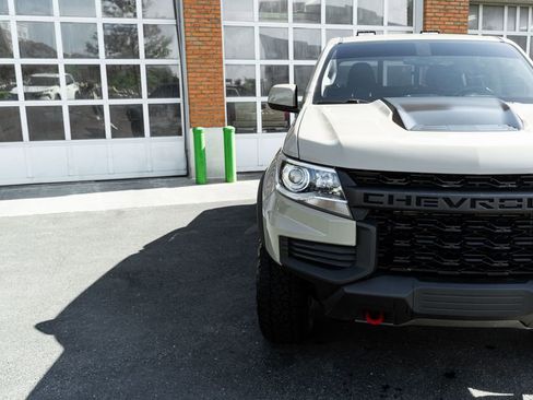 Used 2021 Chevrolet Colorado ZR2 w/ ZR2 Dusk Special Edition AWD/4WD image 32
