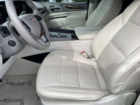 Used 2024 Cadillac Escalade Sport Platinum w/ LPO, ONYX Package image 30