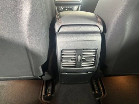 Used 2015 Mercedes-Benz CLA 250 image 18