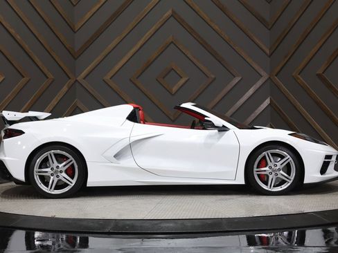 Used 2024 Chevrolet Corvette Stingray Premium Conv w/ Z51 Performance Package image 18