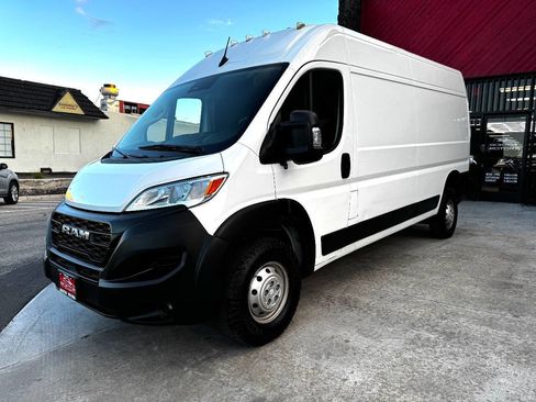 Used 2023 RAM ProMaster 2500 image 5