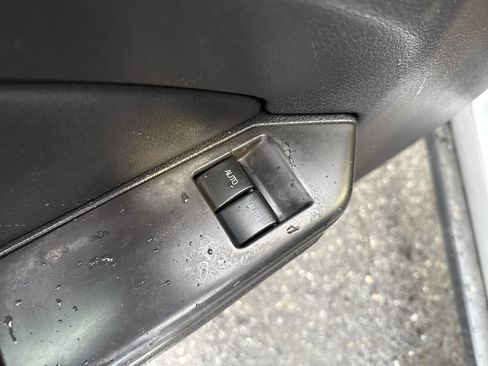 Used 2011 Ford Mustang GT RWD image 24