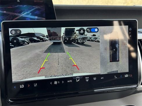 Used 2025 Ford Expedition Active image 16