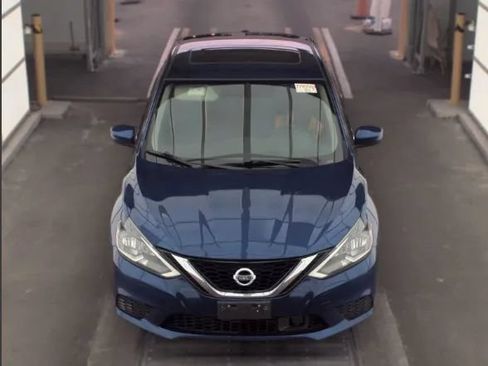 Used 2019 Nissan Sentra SV w/ Special Edition Package FWD image 3