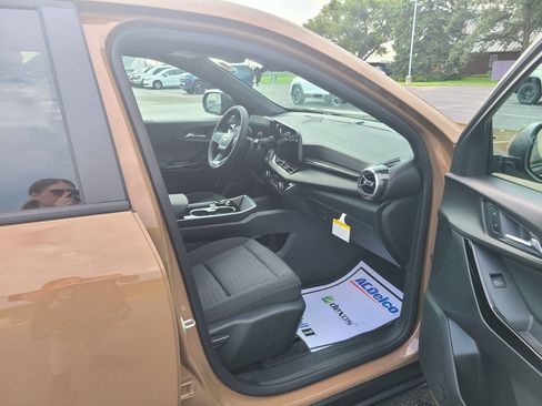 New 2027 Chevrolet Equinox LT FWD image 11