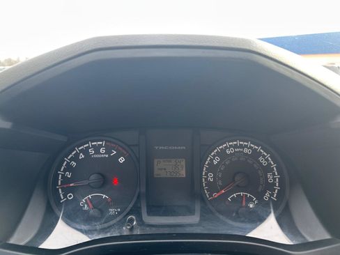 Used 2017 Toyota Tacoma SR w/ Tow Package image 16